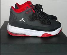 Jordan Max Aura 2 size 5