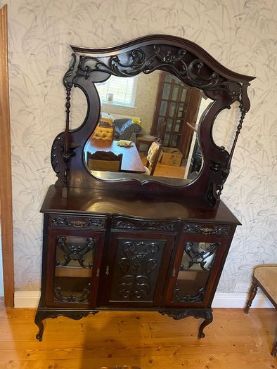 Antique / Vintage Ornate Mahogany Sideboard Display Cabinet with Mirror Back