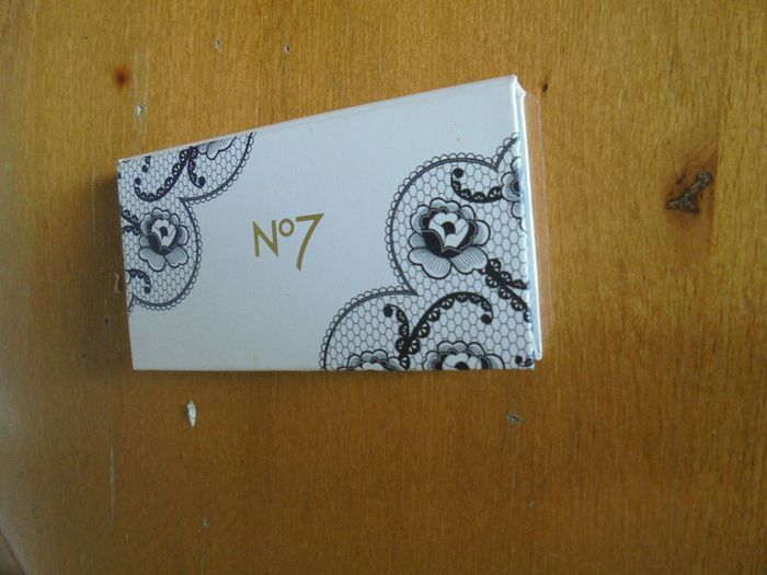 Boxed No 7 Eye Shadow Set for Sale