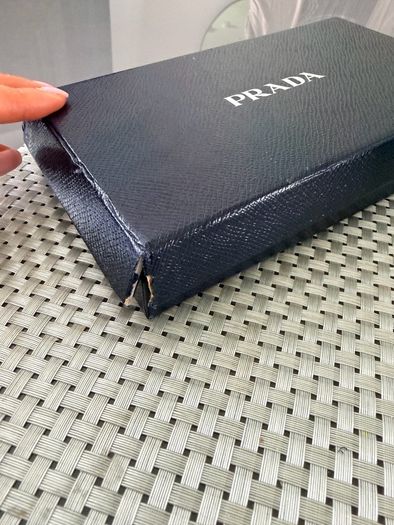 Prada Wallet Authenitc