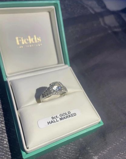 9ct white gold ring