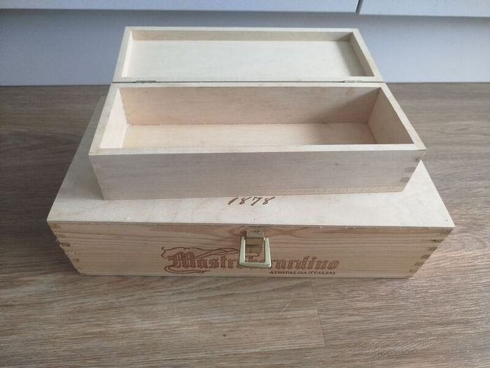 Set of 2 storage boxes
