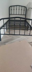 Single bed - black metal frame