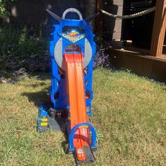 Hot Wheels City Mega Garage Playset