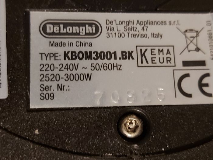 DeLonghi micalite Electric Kettle, Model KBOM3001.BK, in excellent condition and working perfect