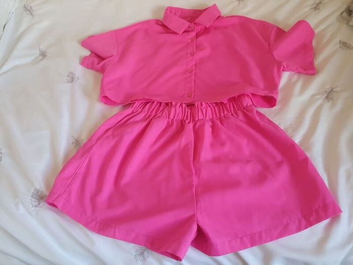 Cropped blouse&Shorts
