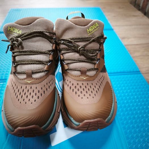 hoka shoes  beautiful colour and comfortable