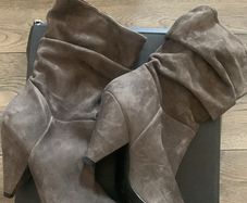 suede boot