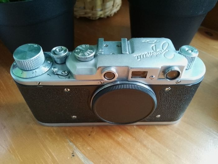 Refurbished Zorki-1 VIDEO 35mm Film Camera: M39 Leica Mount, New Curtains, 544257