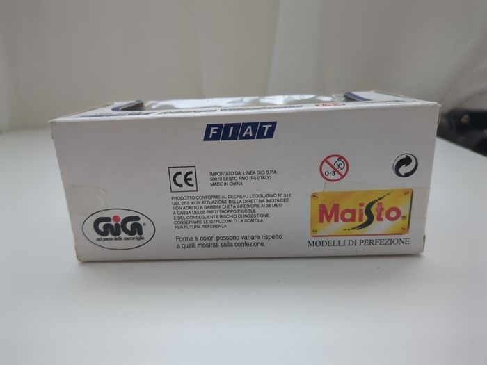Maisto Fiat Marea Weekend - 1/43 Scale Diecast Model - Silver