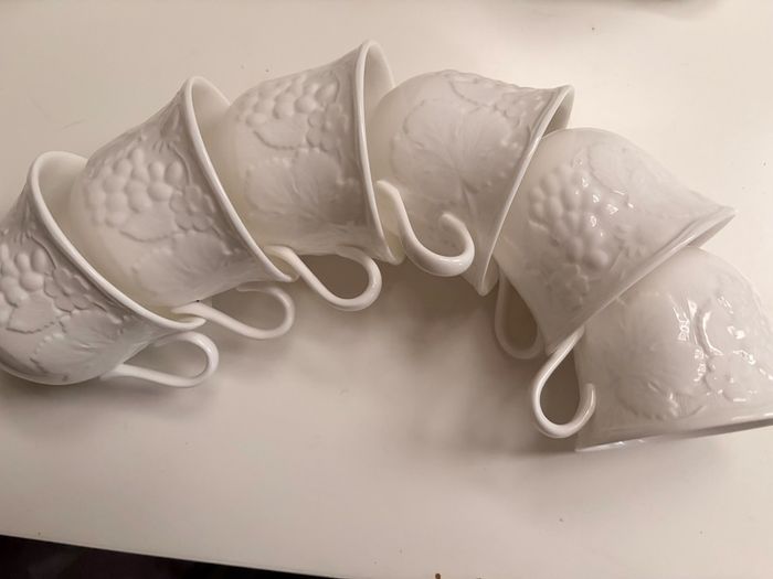 Wedgwood Strawberry and Vine Bone China Tea Cups Set of 6