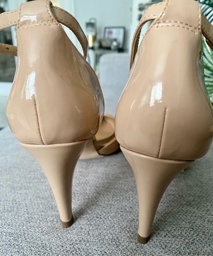 Roberto Vianni Beige Stilettos size 40/7