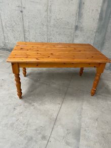 pine dining table