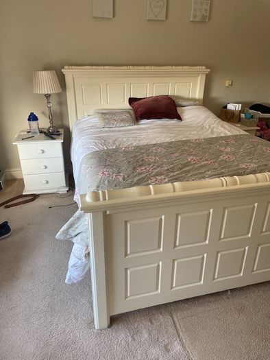 kingsize bed