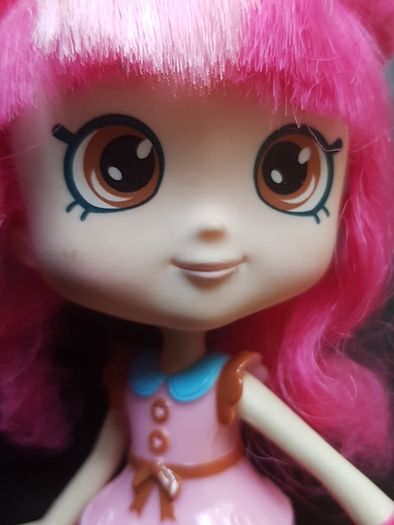 Shopkins Shoppies Doll Donatina Donut Shop Pigtails Girl Figure Vinyl Pink Skirt