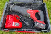 Milwaukee M18 ONEFSZ One Key Fuel  Sawzall 18v  in very good working condition, comes with 5ah battery, charger and case