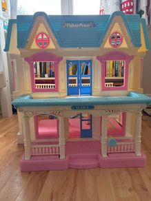 Fisher Price Vintage loving family doll house