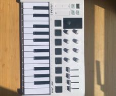 Arturia Minilab MIDI controller
