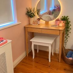 dressing table and stool