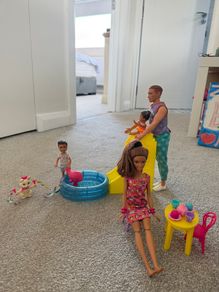Barbie family + accessories