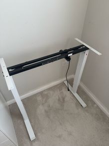 Electric standing desk