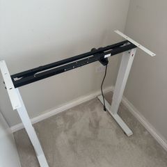Electric standing desk