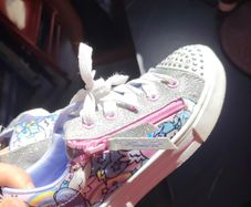 Girls junior Sketchers runners