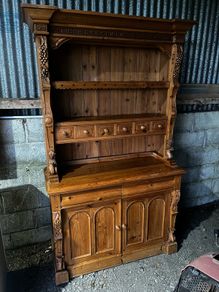 Kitchen dresser