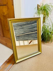 Gold mirror