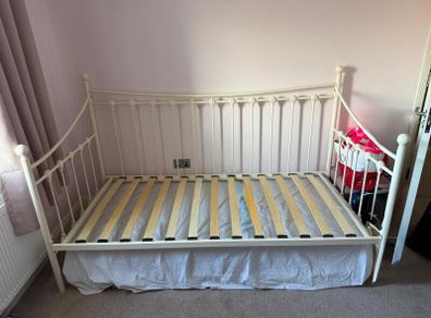 EZ Living Daybed with Trundle