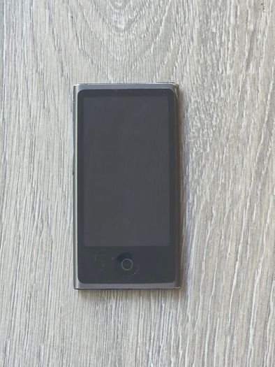 iPod 7th Gen nano (Free Post)