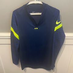 Nike Jumper - Size Large