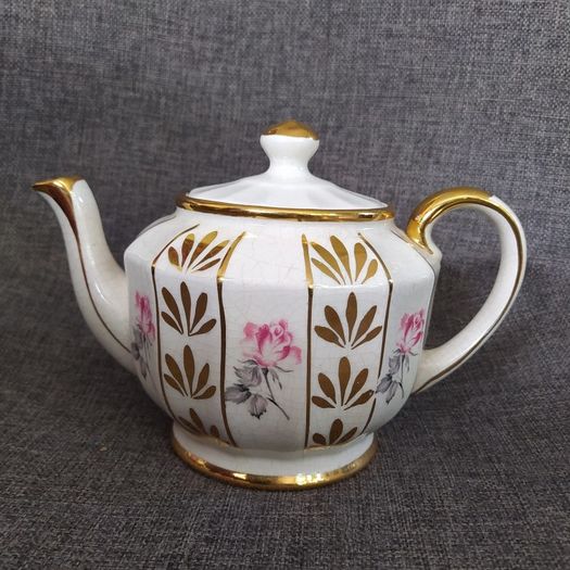 1960s Price & Kensington teapot