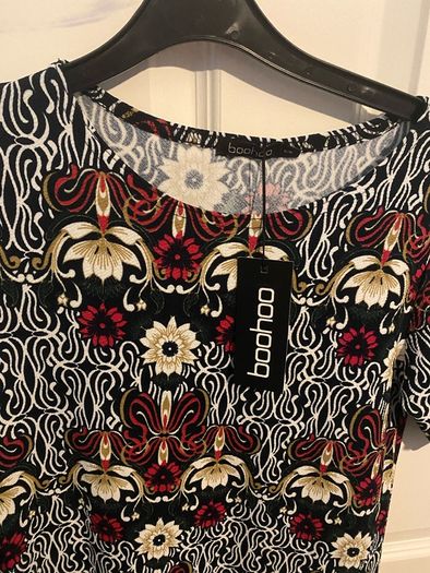 Boohoo dress s/m BNWT