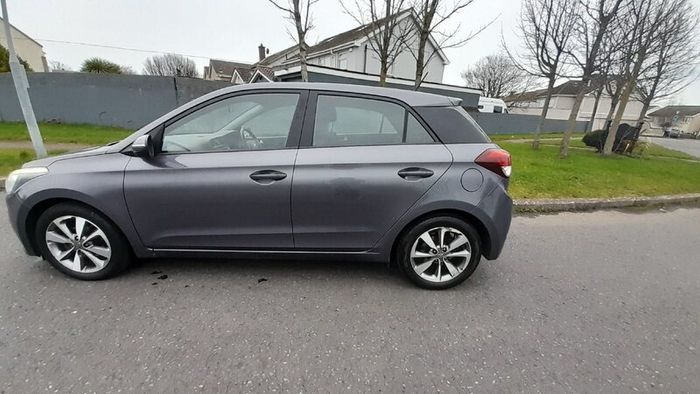 Hyundai I20 2015, Automatic, Deluxe, 1.4l Petrol