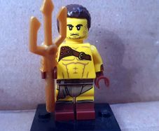Lego CMF Series 17 COL017-08: Roman Gladiator (2017) Price Includes P&P