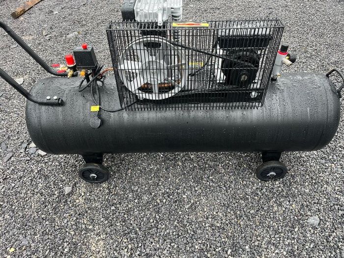 200 L air compressor