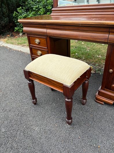 Dressing table