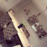 Extendable dining table and 6 chairs Image 2
