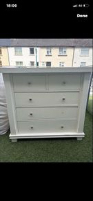 chest of drawers