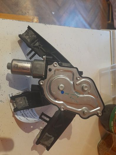 Peugeot 308 / citroen c4 Wiper Motor Rear 2014 9677680580