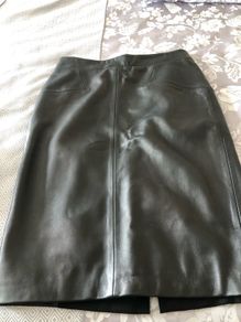Ladies leather skirt size 10 like new