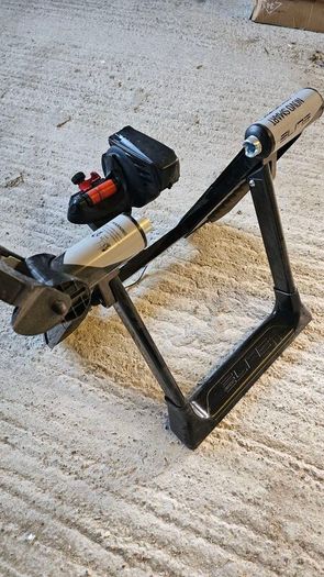 Novo Smart Bike trainer