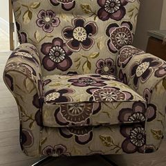 Funky style swivel chair
