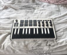 Akai mpk mini mk3 midi controller