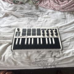 Akai mpk mini mk3 midi controller