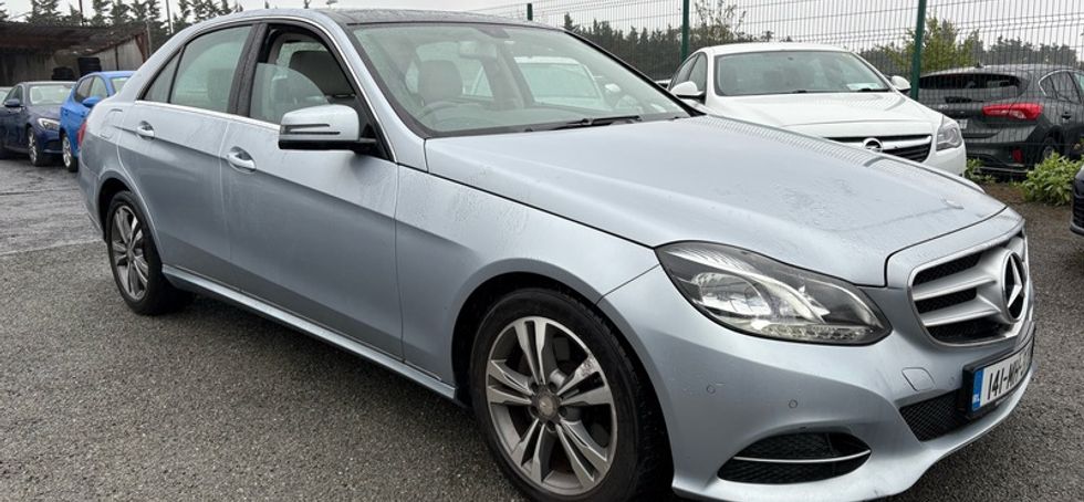 2014 Mercedes-Benz E300 2.1L Diesel Hybrid Low Miles