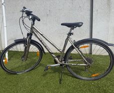 Trek hybrid bike 7100