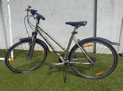 Trek hybrid bike 7100