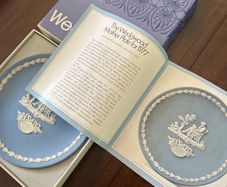 1977 Wedgwood Jasperware Mother's Day Plate